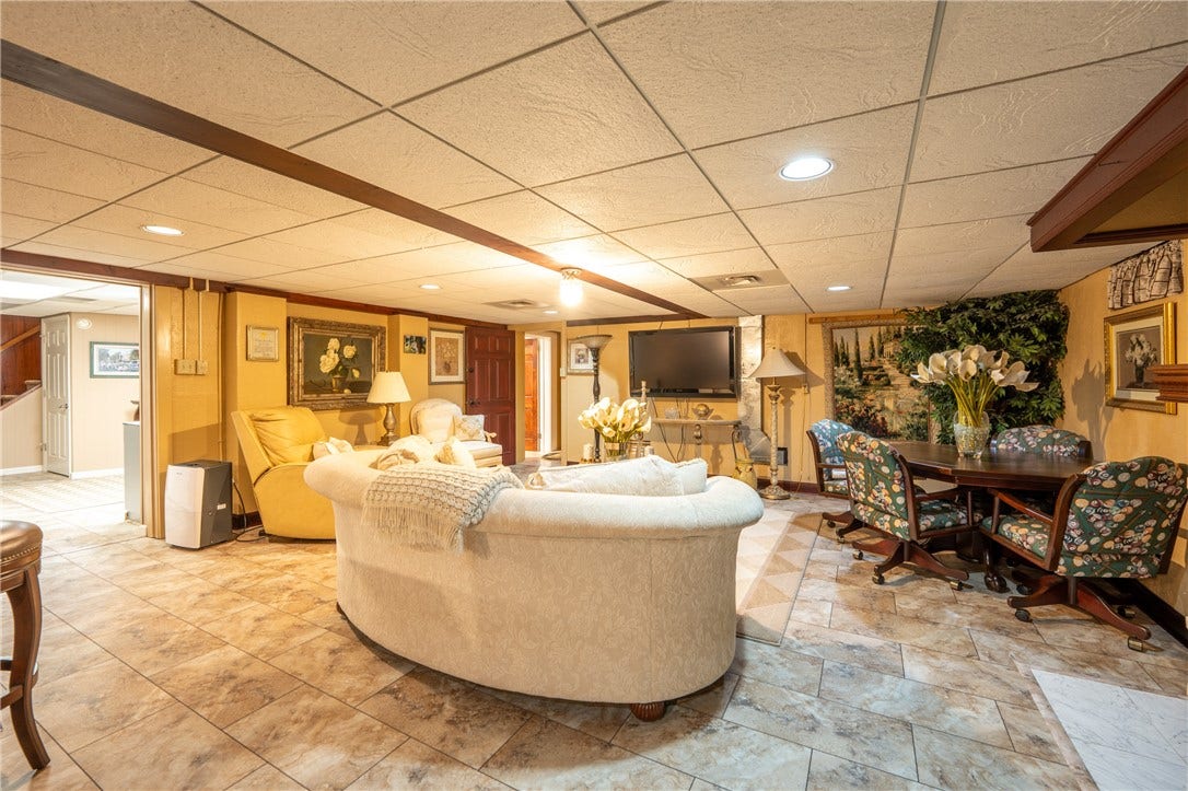 183 Ransel Rd, Latrobe, PA 15650