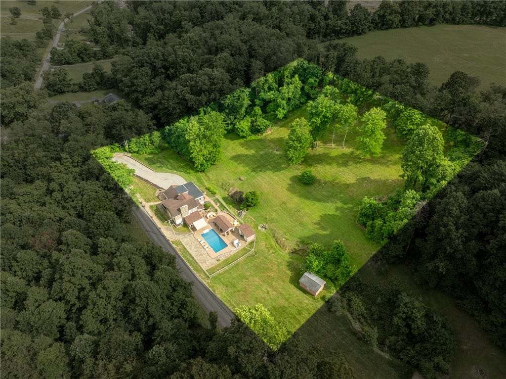 183 Ransel Rd, Latrobe, PA 15650