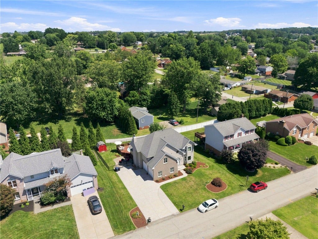 104 Carmella Dr, Irwin, PA 15642