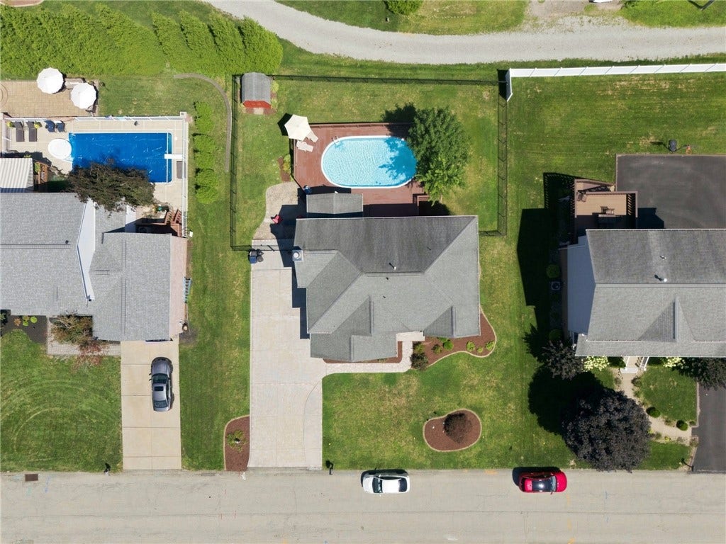 104 Carmella Dr, Irwin, PA 15642