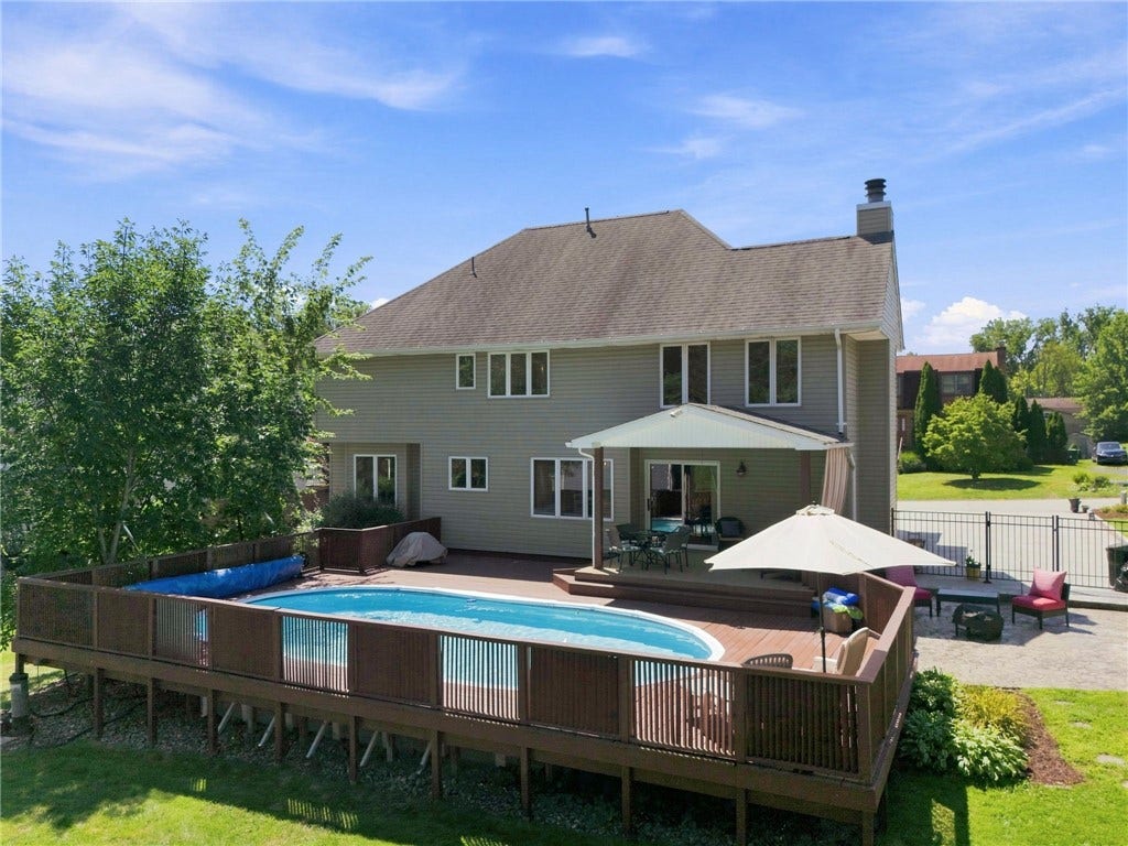 Welcoming outdoor oasis