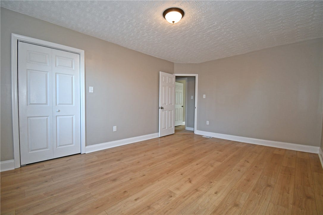 28 Farley St, Washington, PA 15301