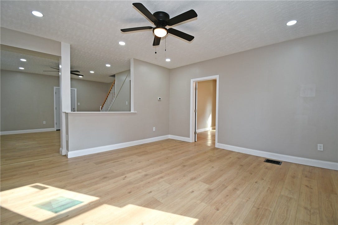 28 Farley St, Washington, PA 15301