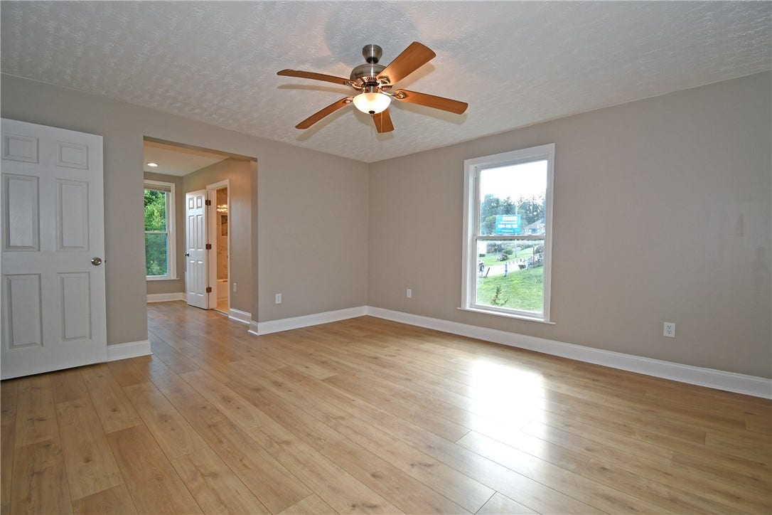 28 Farley St, Washington, PA 15301