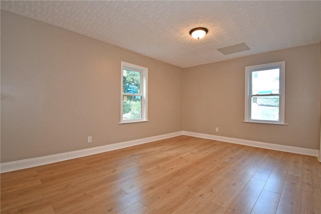 28 Farley St, Washington, PA 15301