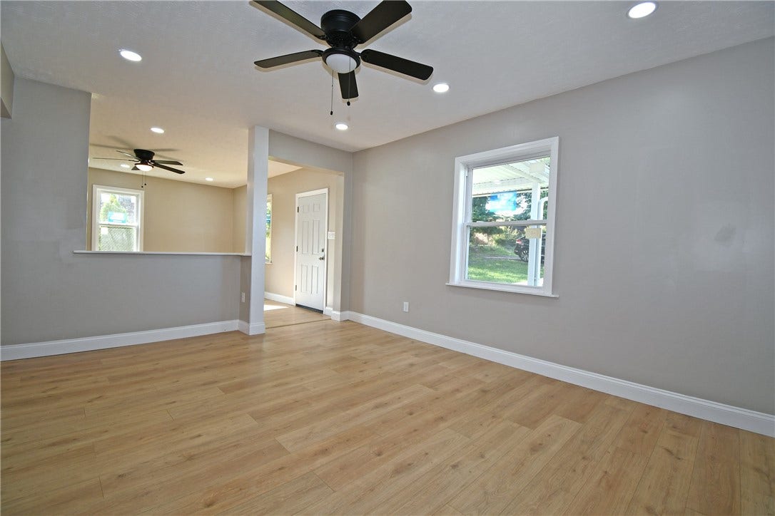 28 Farley St, Washington, PA 15301