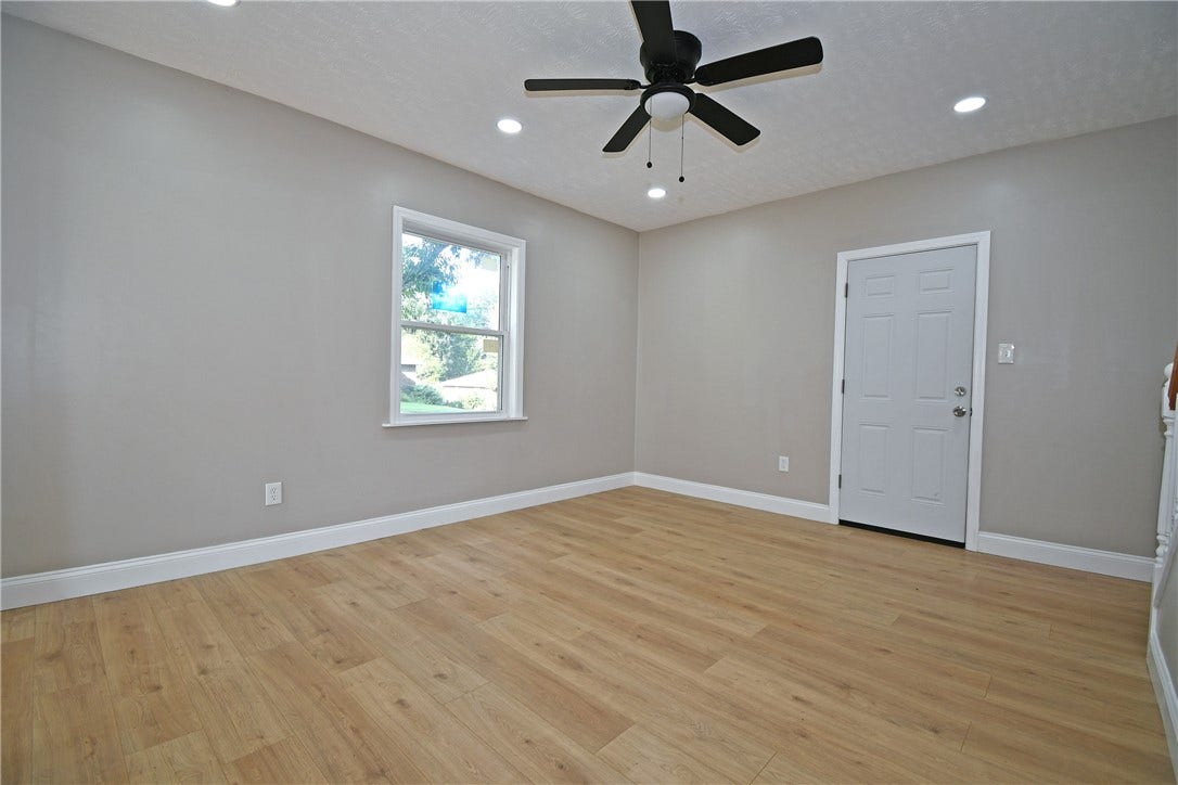 28 Farley St, Washington, PA 15301