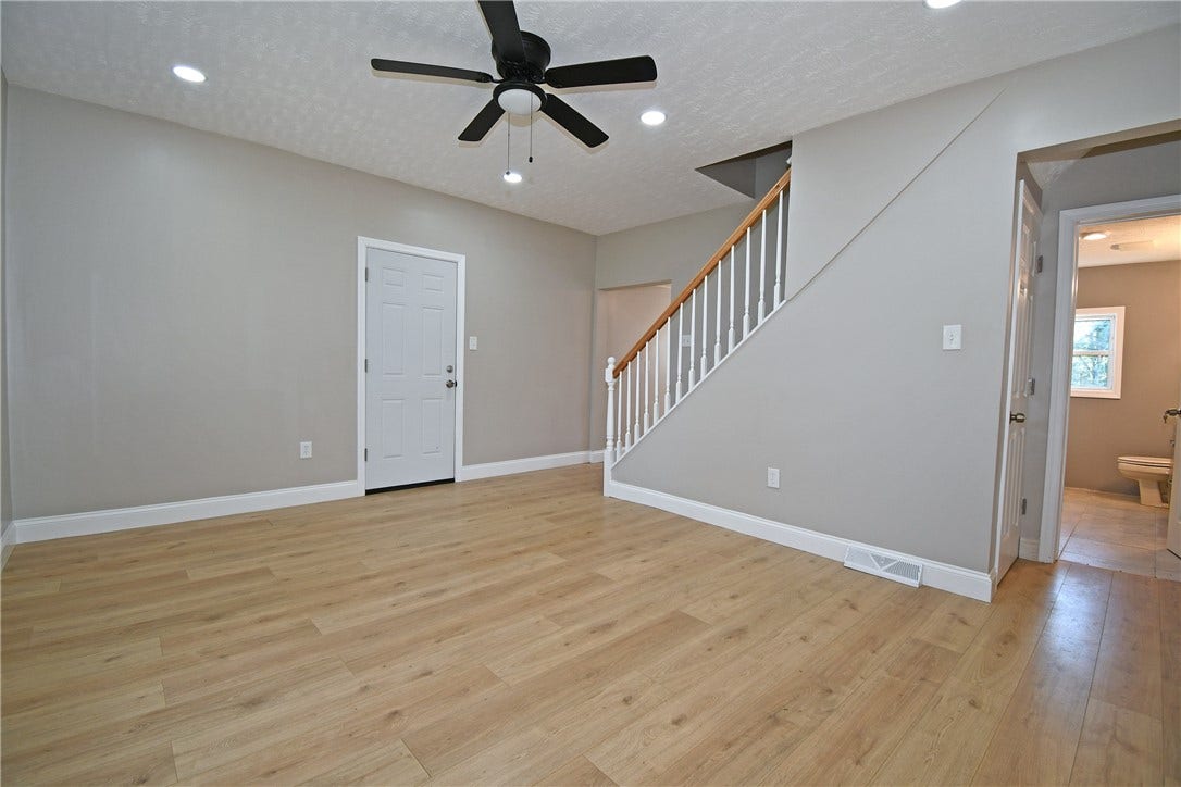 28 Farley St, Washington, PA 15301