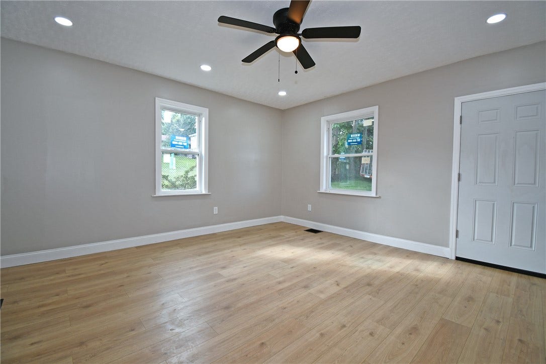28 Farley St, Washington, PA 15301