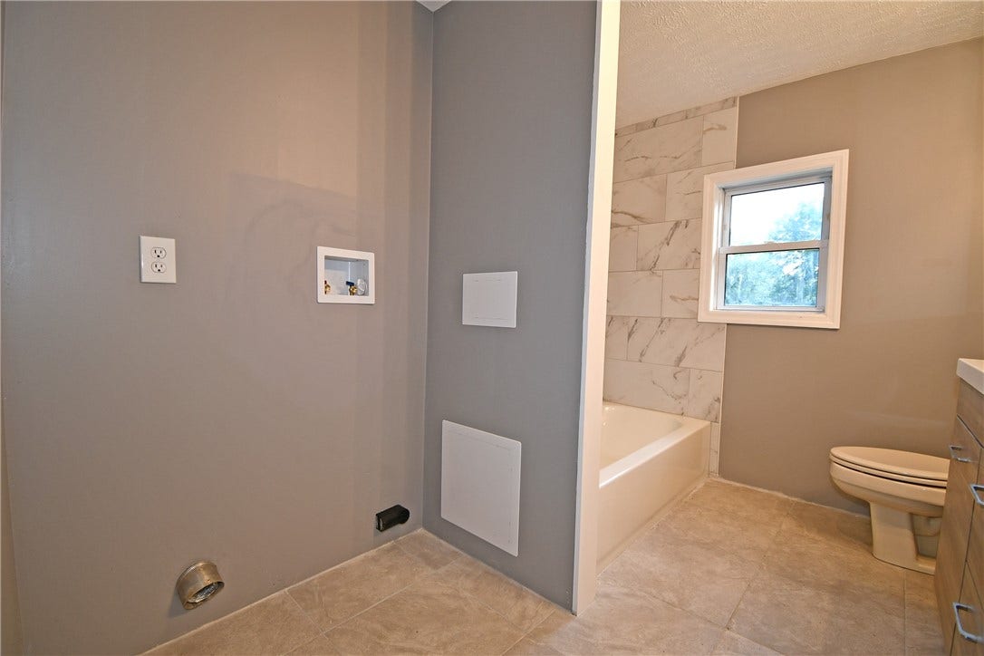 28 Farley St, Washington, PA 15301
