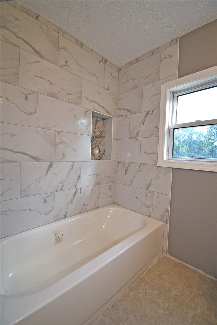 28 Farley St, Washington, PA 15301