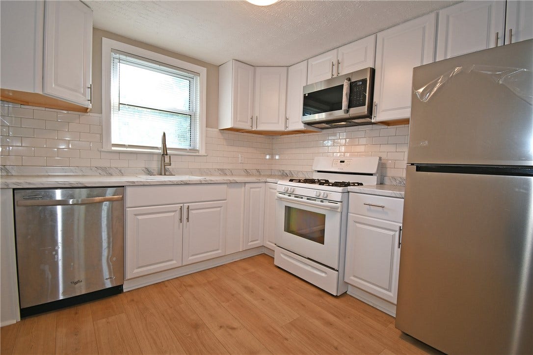 28 Farley St, Washington, PA 15301