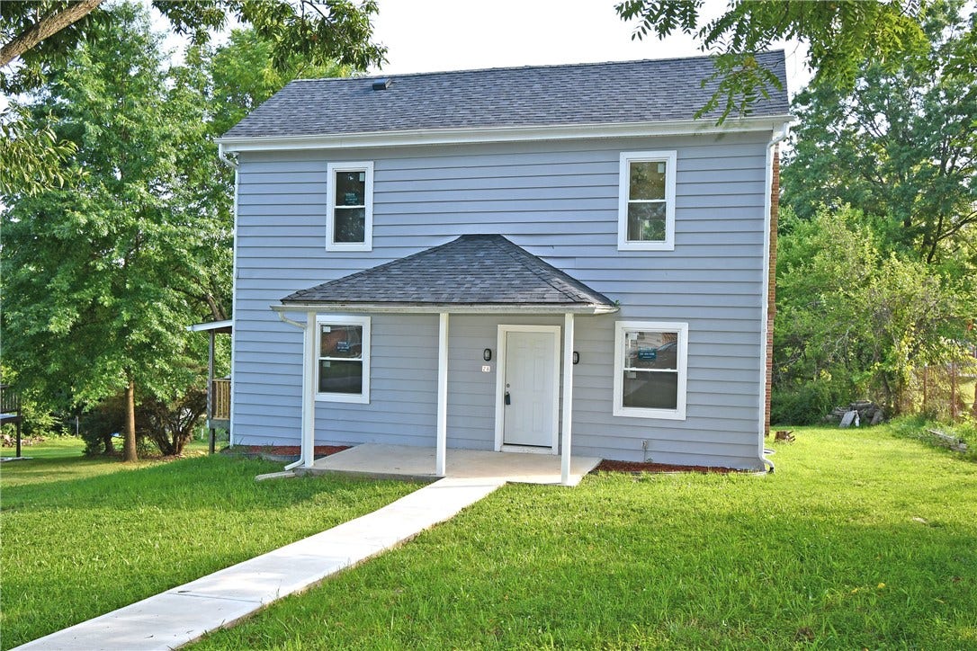 28 Farley St, Washington, PA 15301