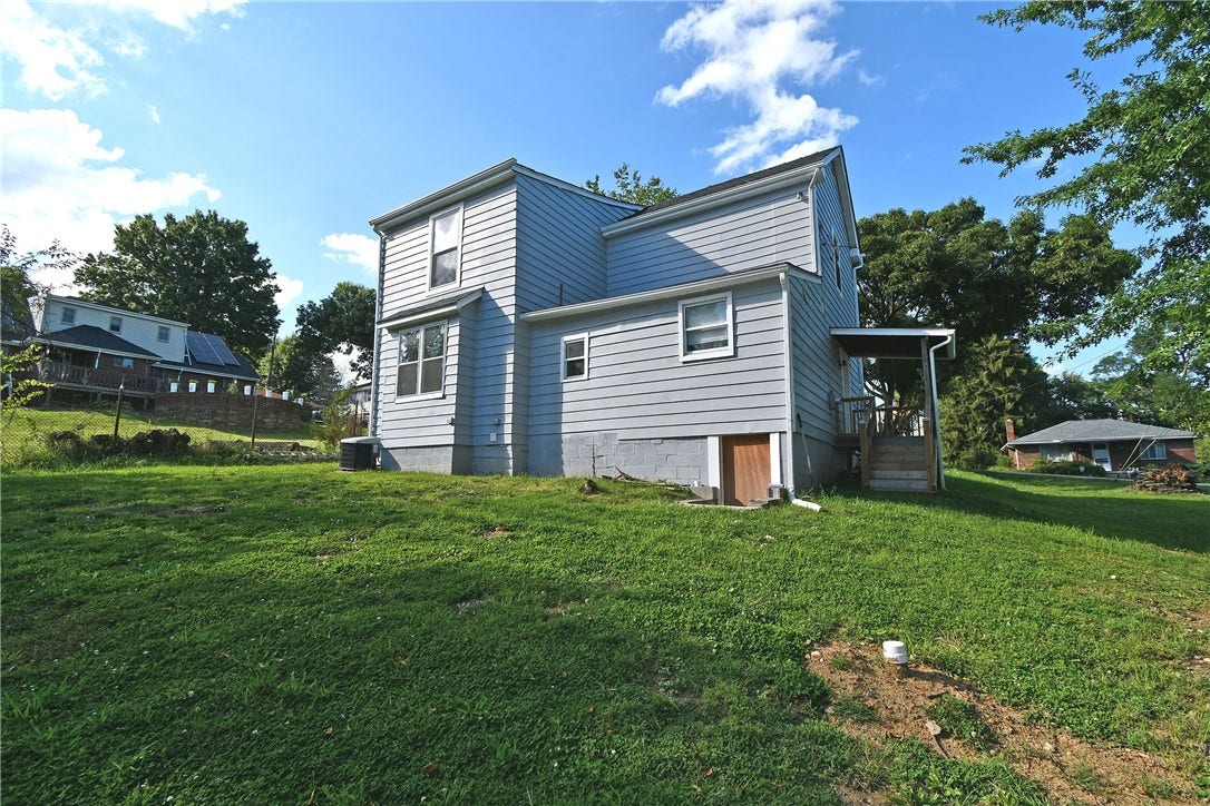 28 Farley St, Washington, PA 15301