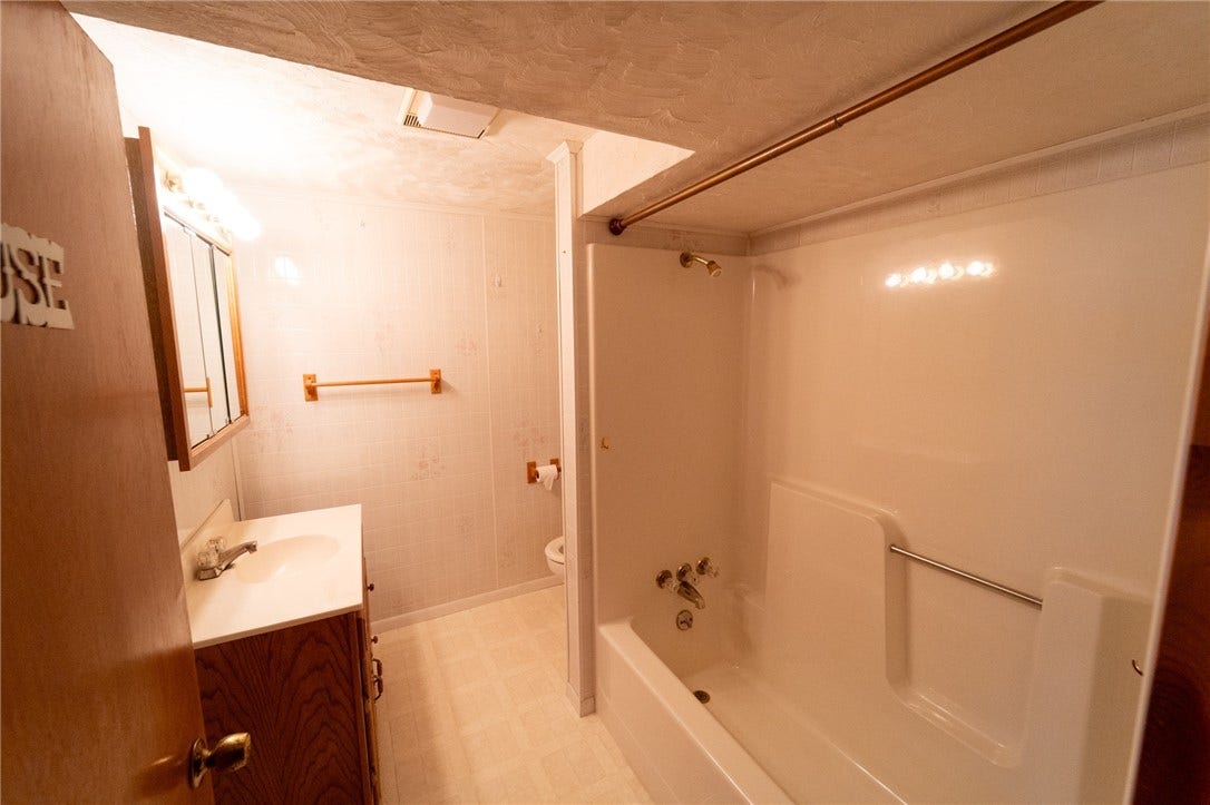 1008 Broad Street, Connellsville, PA 15425