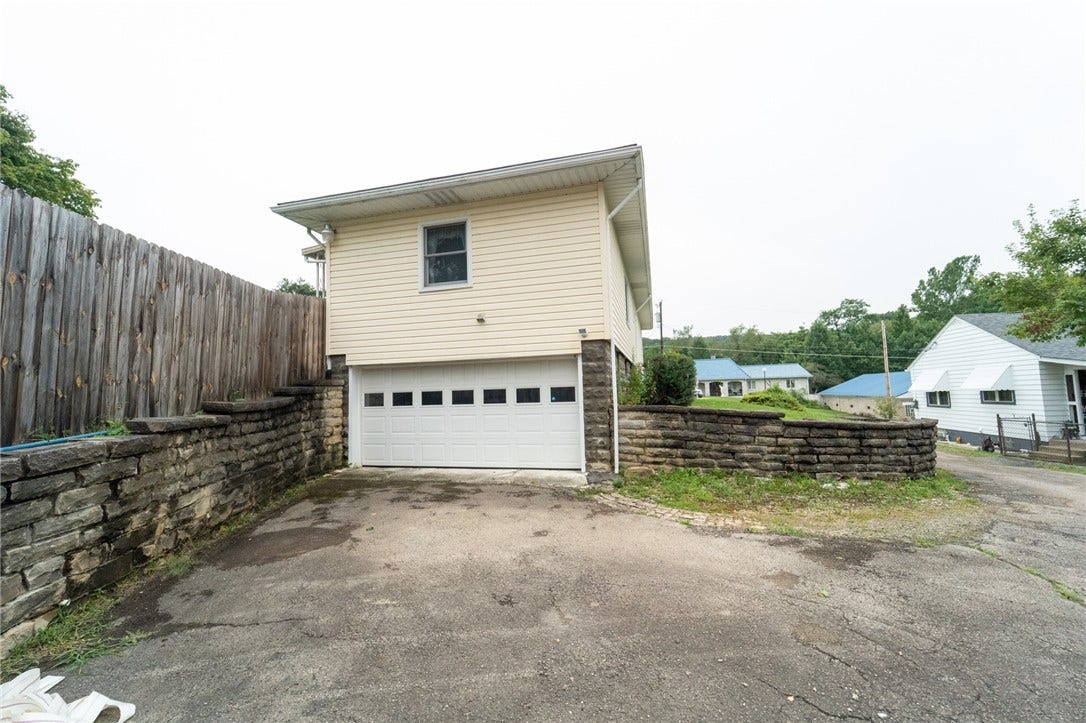 1008 Broad Street, Connellsville, PA 15425