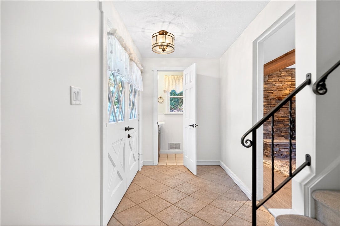 130 Grouse Drive, Elizabeth, PA 15037