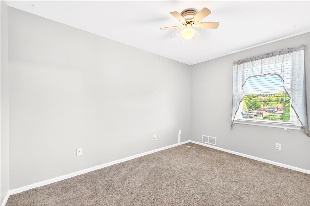 130 Grouse Drive, Elizabeth, PA 15037