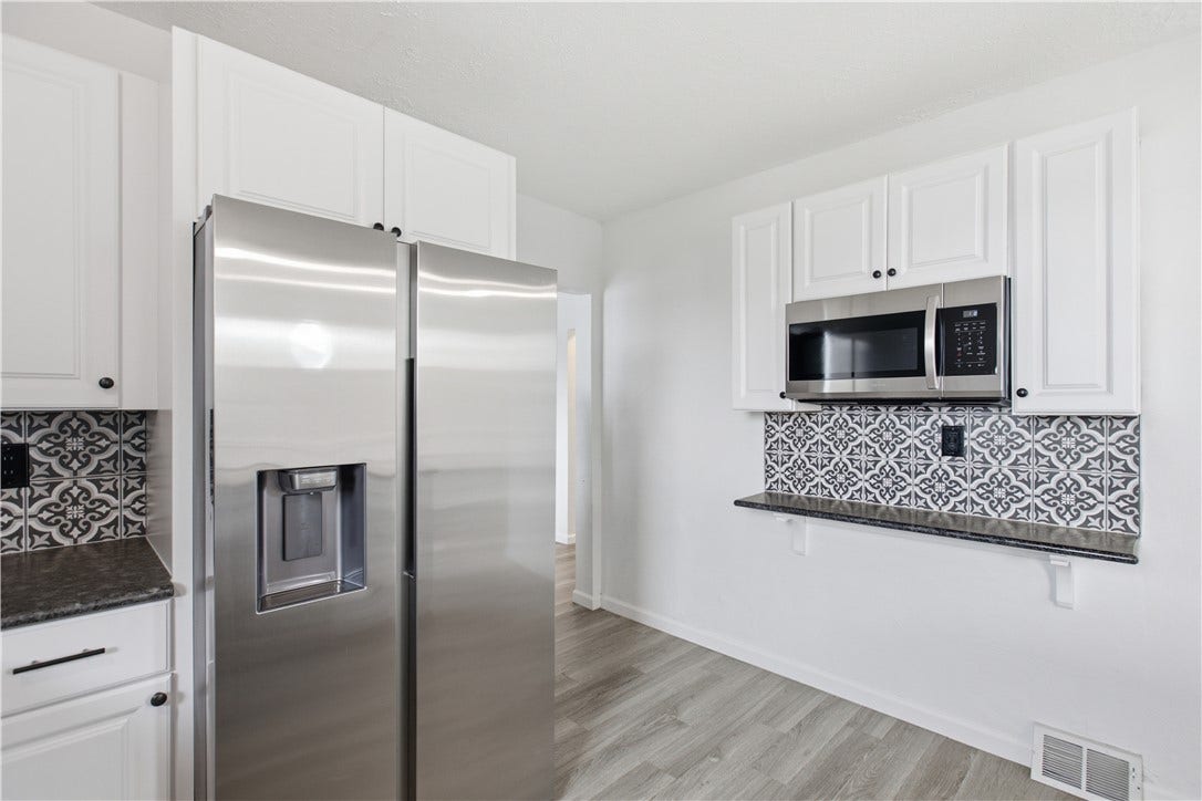 20 2nd St., Irwin, PA 15642