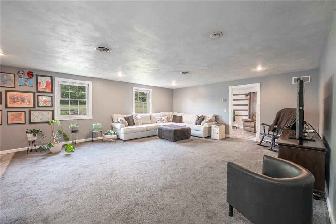 186 Roskovensky Rd, Latrobe, PA 15650