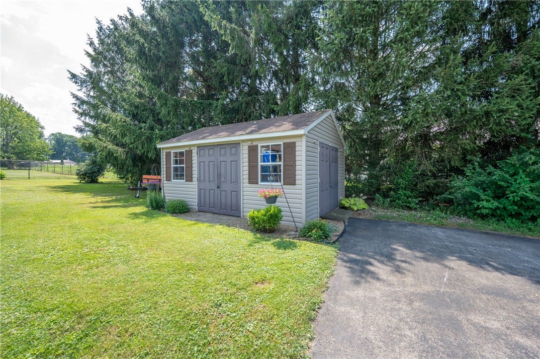 186 Roskovensky Rd, Latrobe, PA 15650
