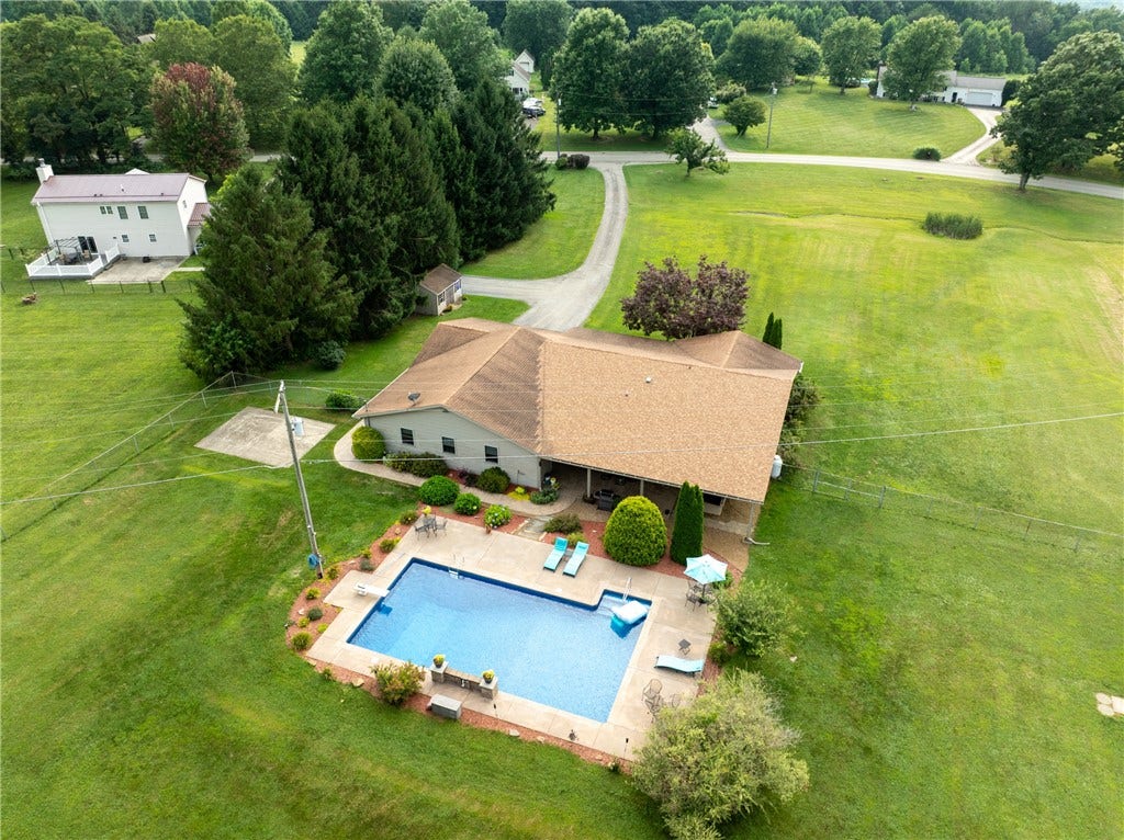 186 Roskovensky Rd, Latrobe, PA 15650