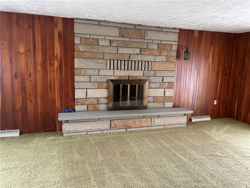1416 Hawthorne St, Connellsville, PA 15425