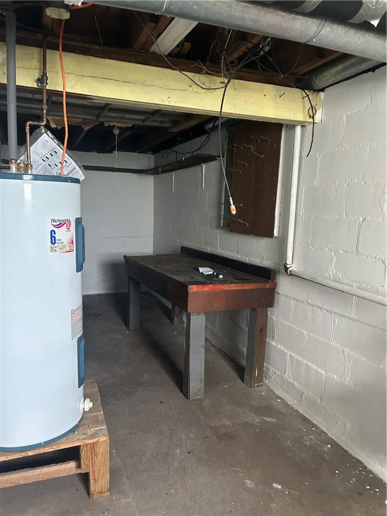 1416 Hawthorne St, Connellsville, PA 15425