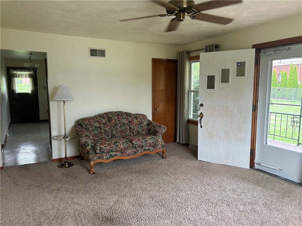 1416 Hawthorne St, Connellsville, PA 15425