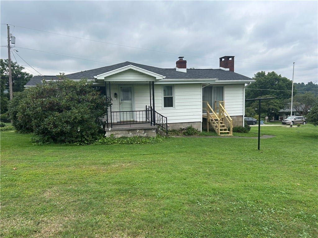 1416 Hawthorne St, Connellsville, PA 15425
