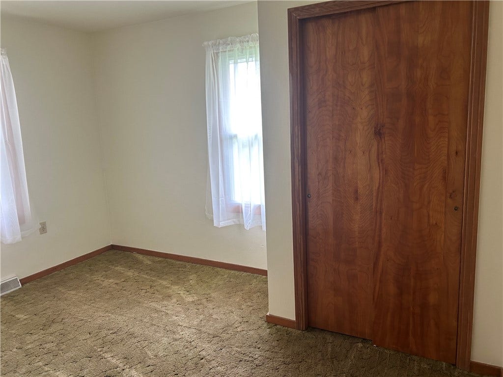 1416 Hawthorne St, Connellsville, PA 15425
