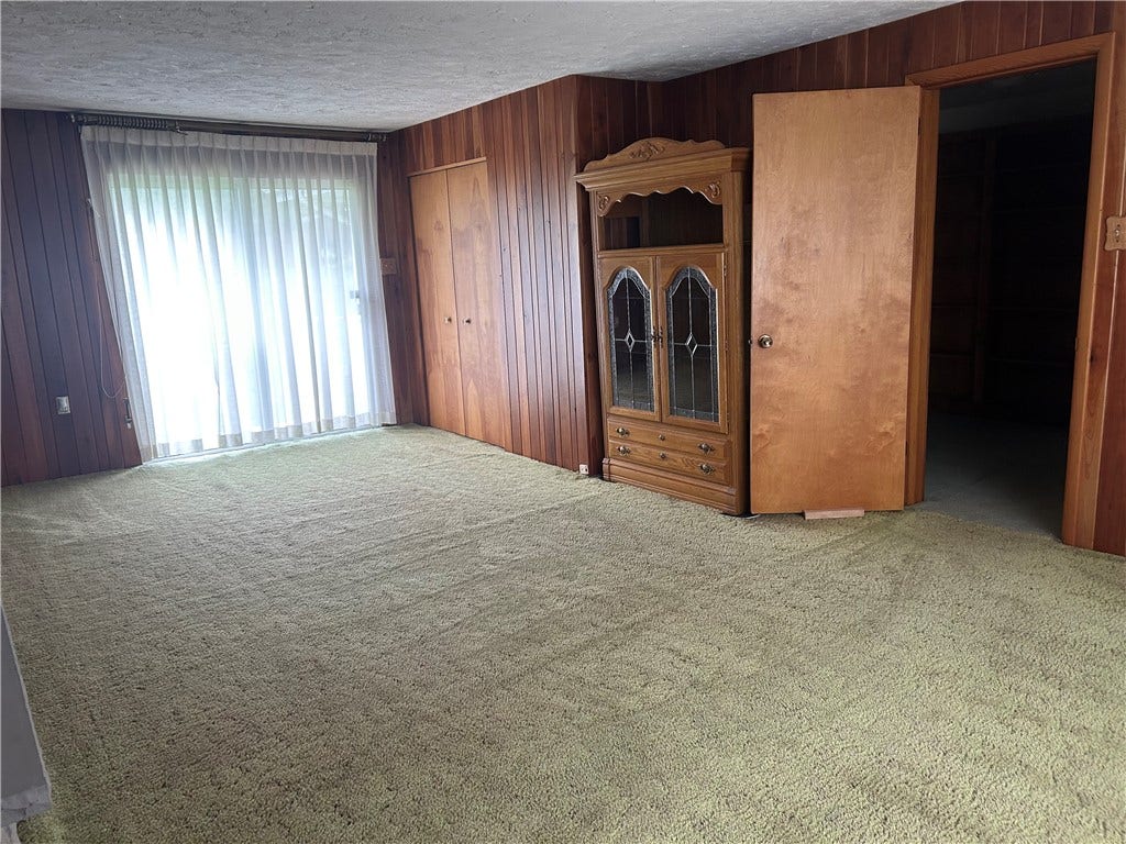 1416 Hawthorne St, Connellsville, PA 15425