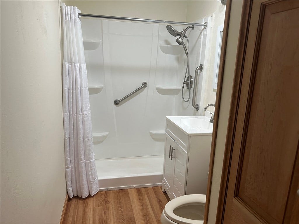 1416 Hawthorne St, Connellsville, PA 15425