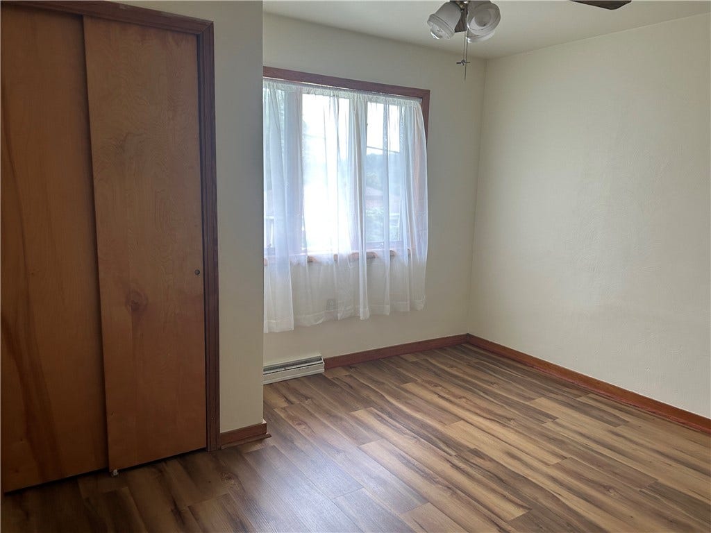 1416 Hawthorne St, Connellsville, PA 15425