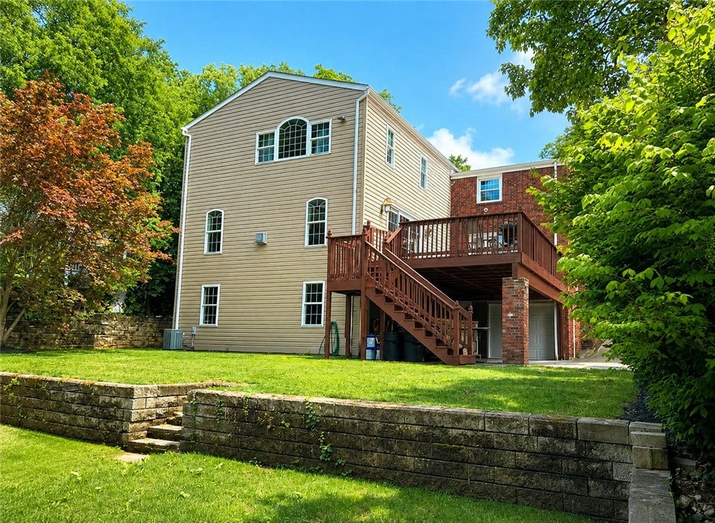 126 Piper Dr, Mt Lebanon, PA 15234