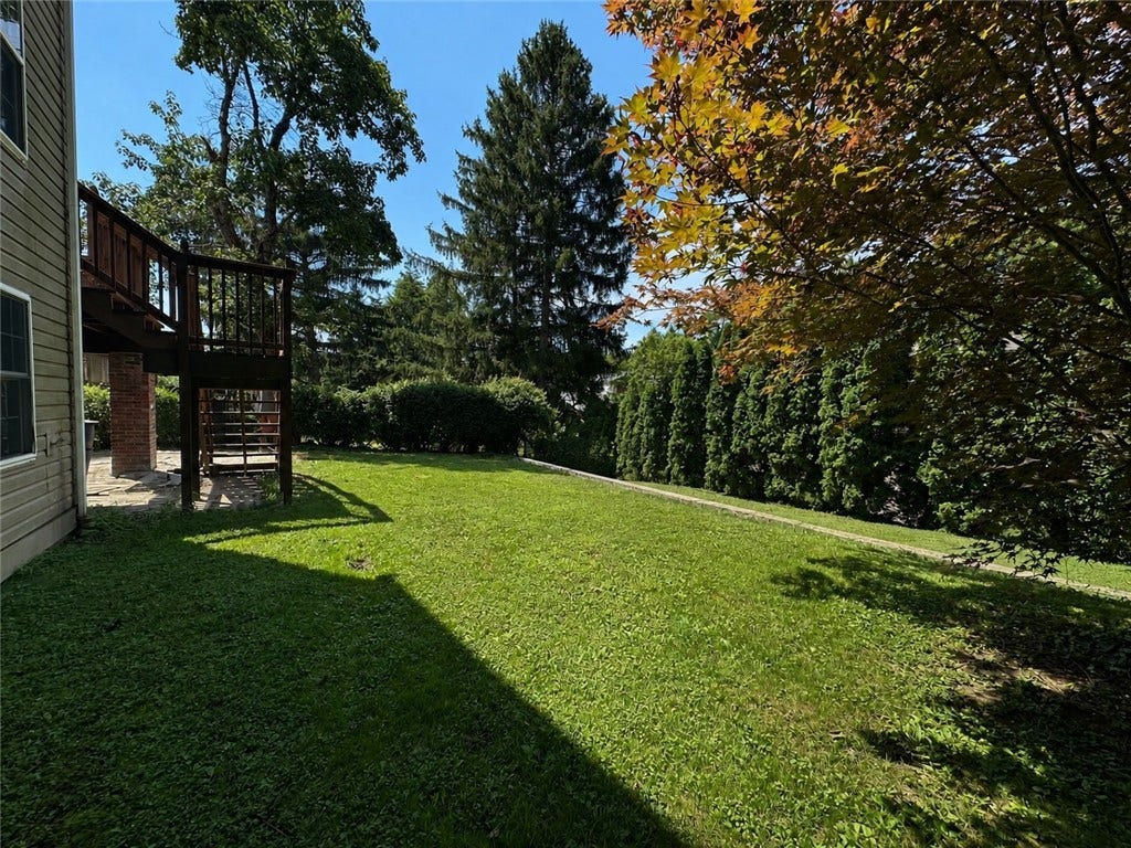 126 Piper Dr, Mt Lebanon, PA 15234