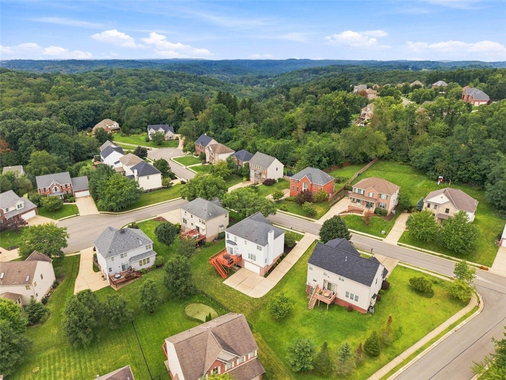 1915 Markley Drive, Sewickley, PA 15143