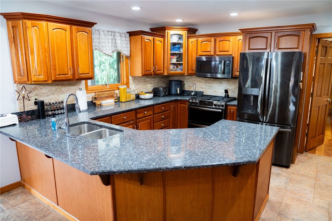 quartz counters on kitchen peninsula