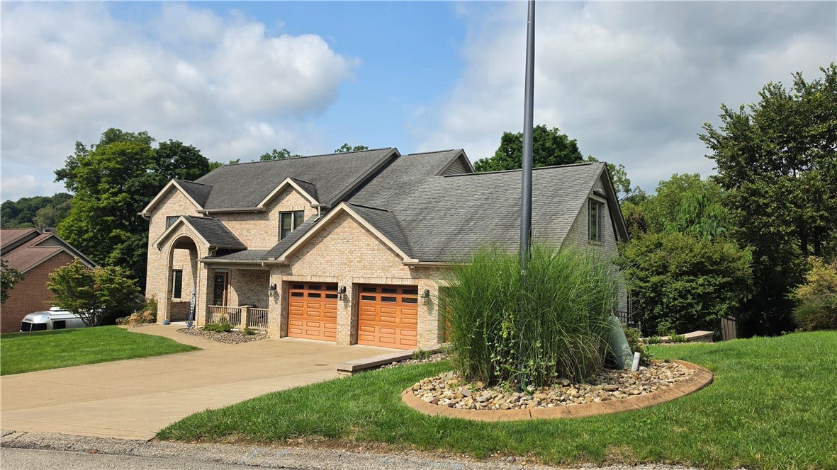 2182 Bradbury Ln, North Huntingdon, PA 15642
