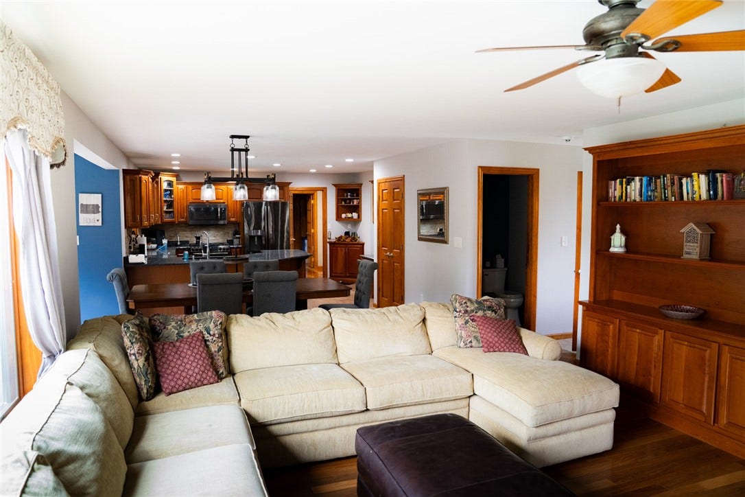 looking toward kitchen