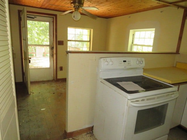 171 Mounts Rd, Washington, PA 15301