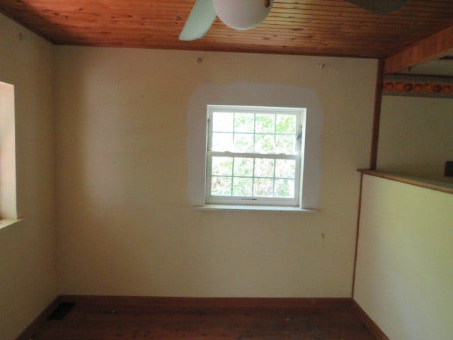 171 Mounts Rd, Washington, PA 15301