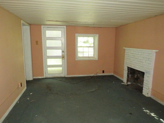 171 Mounts Rd, Washington, PA 15301