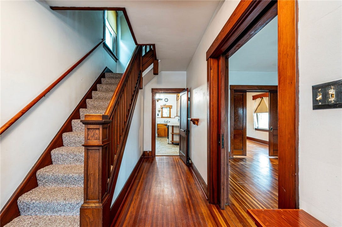 623 Brinker Ave, Latrobe, PA 15650 MAIN FLOOR HALL