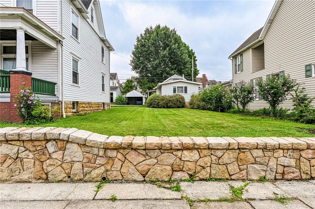 623 Brinker Ave, Latrobe, PA 15650 FRONT/SIDE VIEW