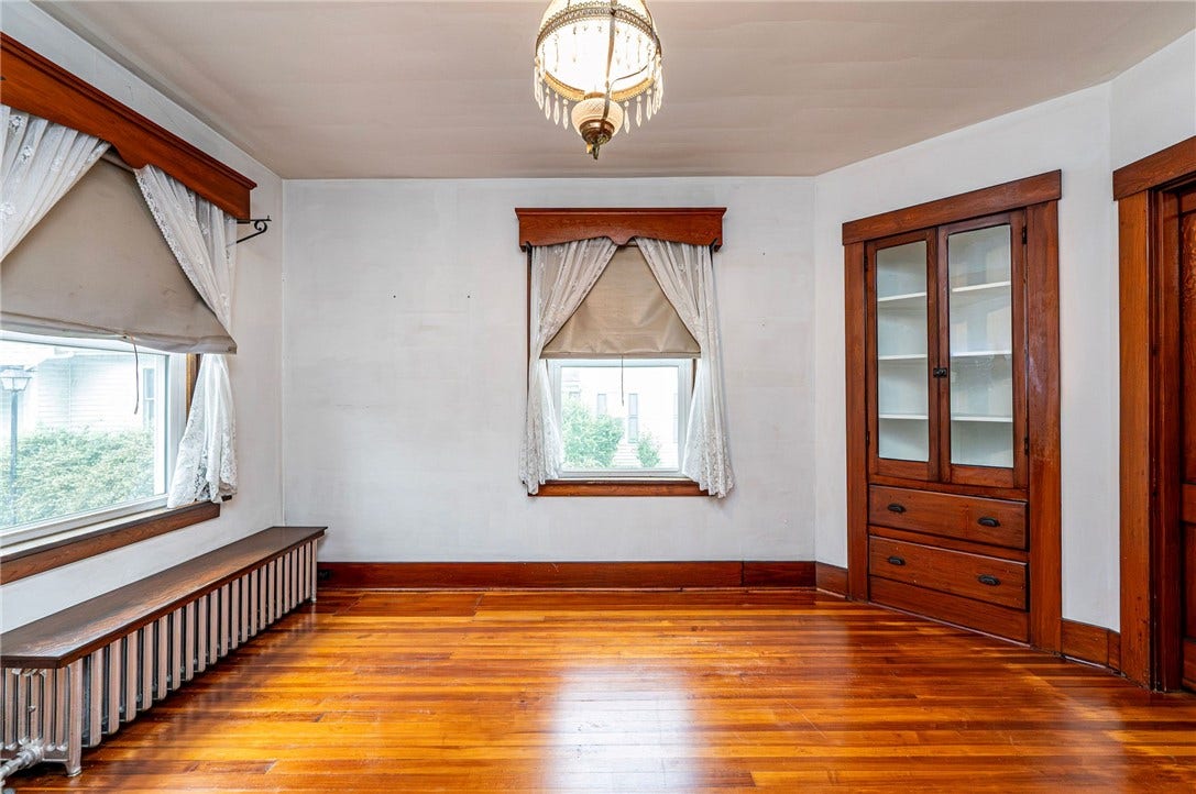623 Brinker Ave, Latrobe, PA 15650 DINING ROOM