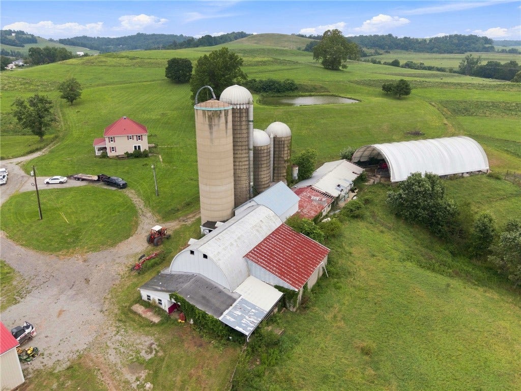 20 Mavor Ln, Avella, PA 15312