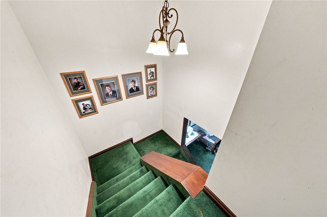 20 Mavor Ln, Avella, PA 15312