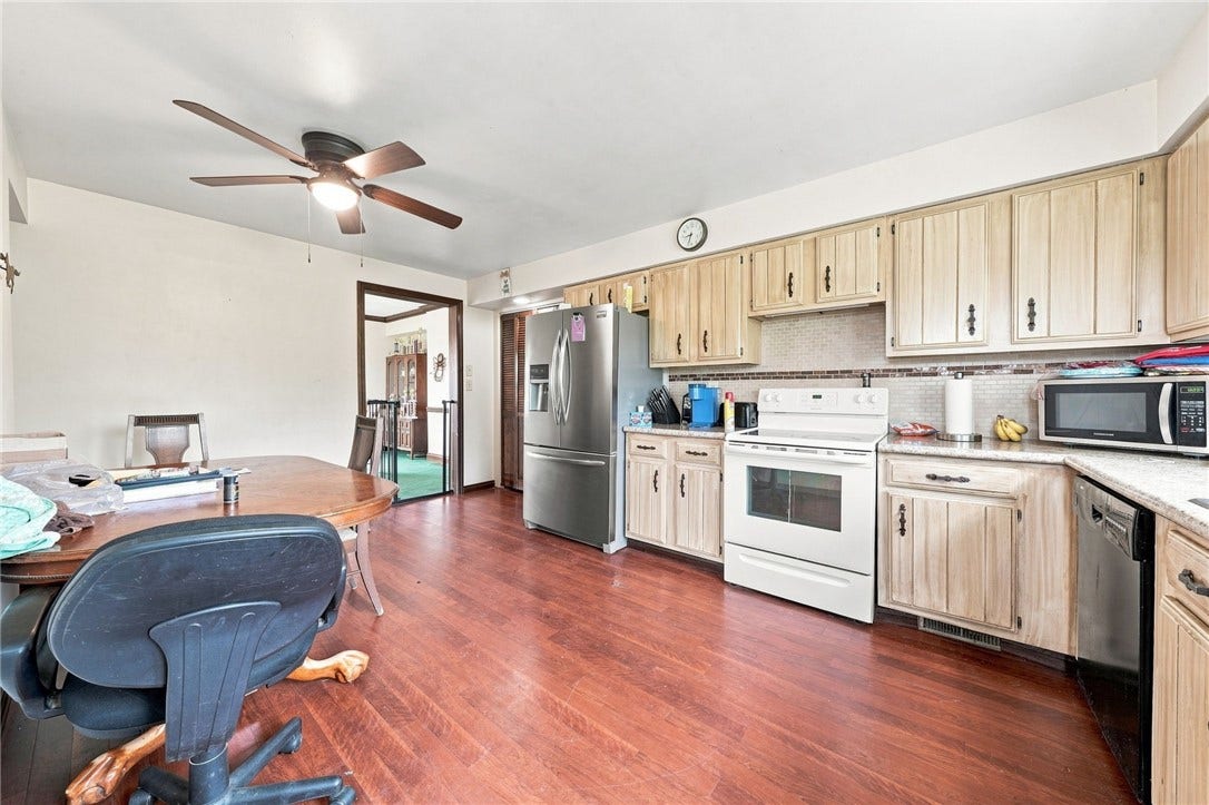 20 Mavor Ln, Avella, PA 15312