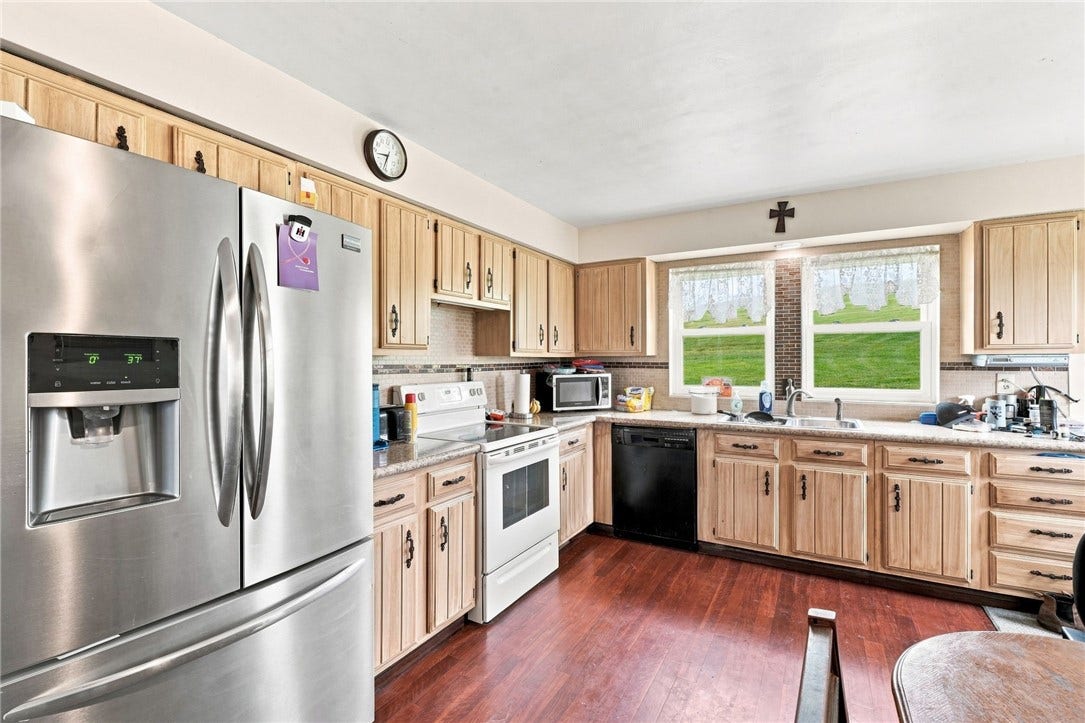 20 Mavor Ln, Avella, PA 15312